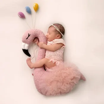 Фотография новорожденного в полнолуние детское фото Фламинго марлевый реквизит студия вспомогательного моделирования подушка